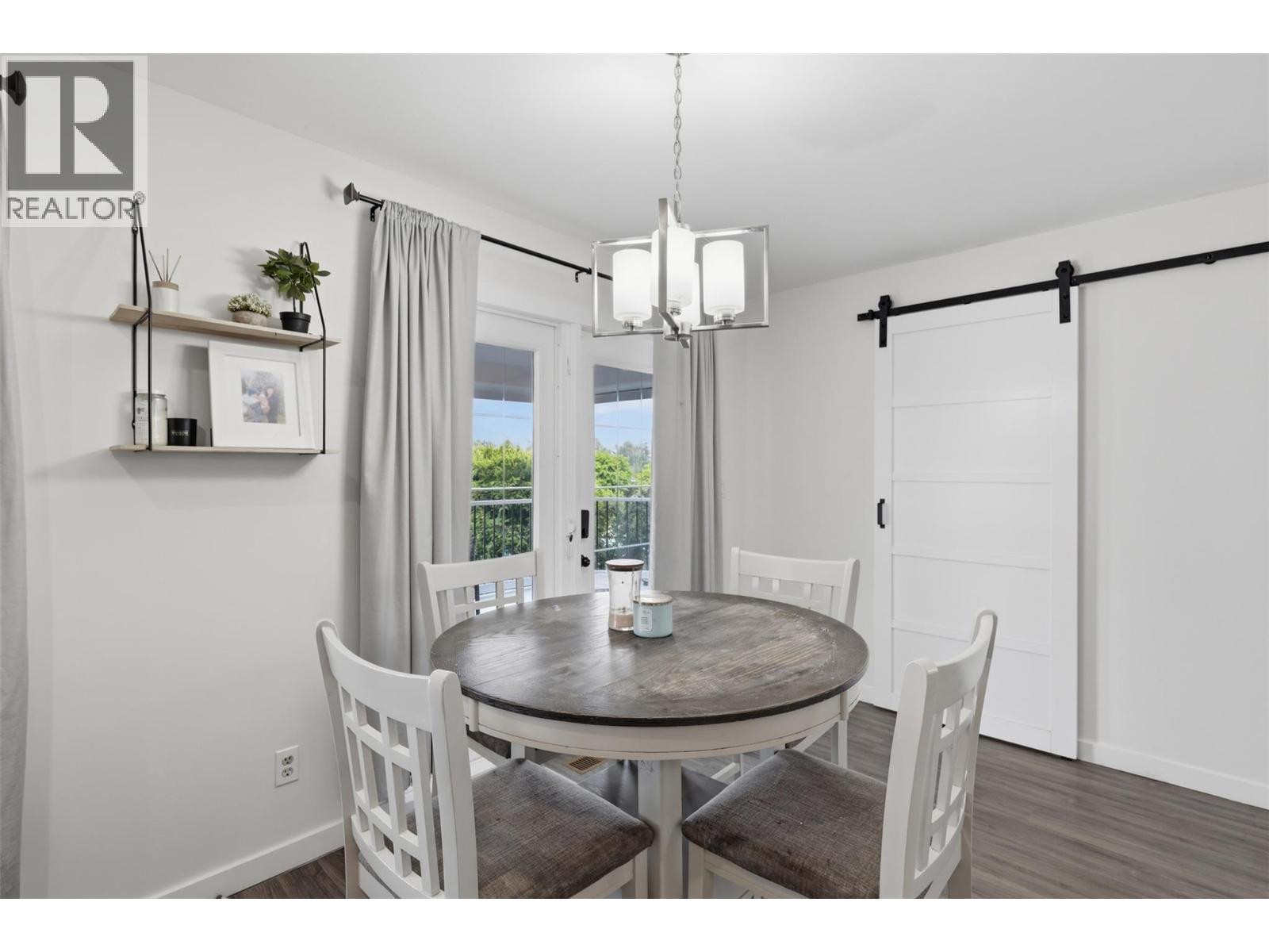 728 Driftwood Place Property Photo 15