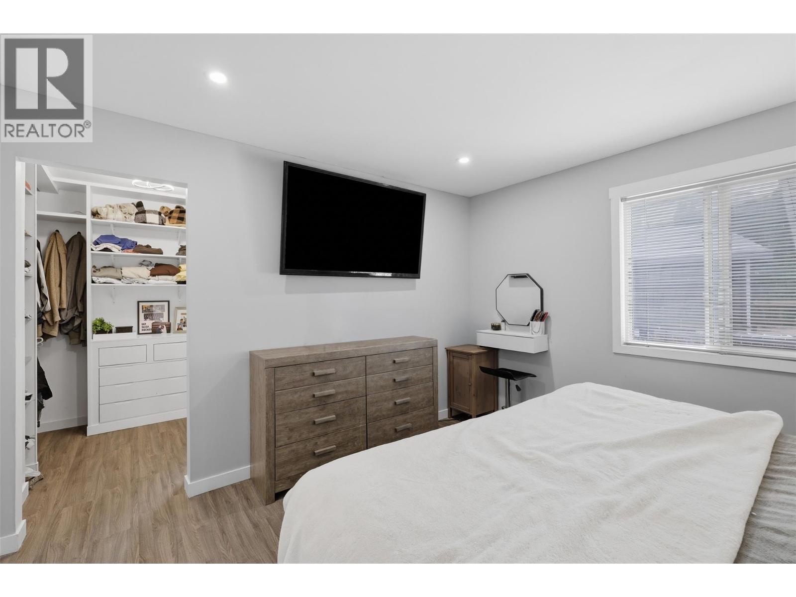 728 Driftwood Place Property Photo 17