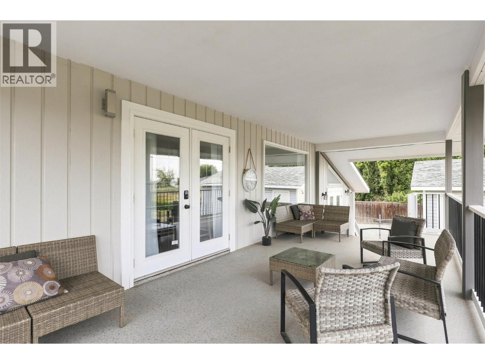 728 Driftwood Place Property Photo 25