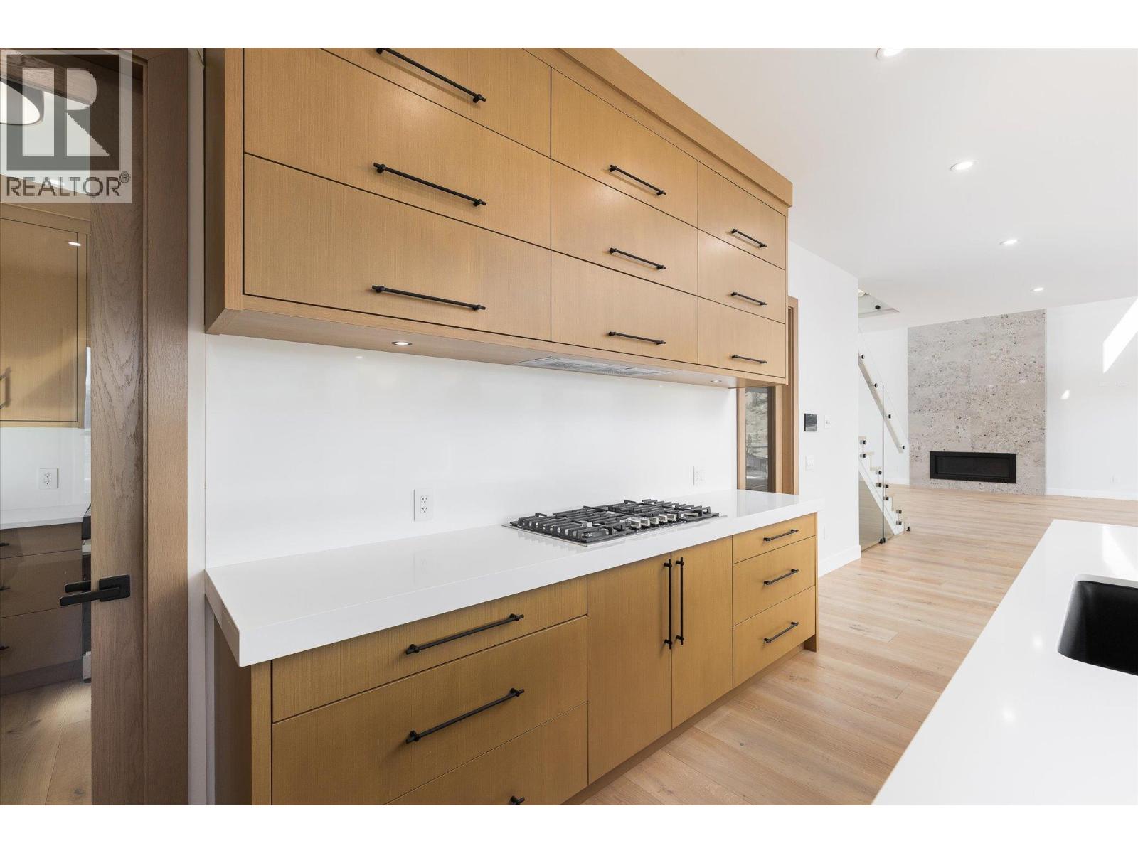 1082 Carnoustie Drive Property Photo 15