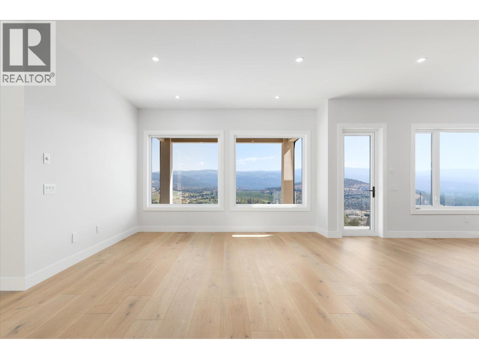 1082 Carnoustie Drive Property Photo 19