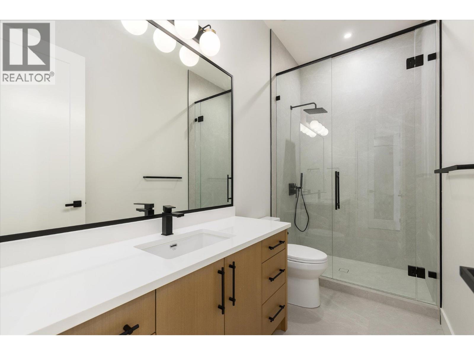1082 Carnoustie Drive Property Photo 44