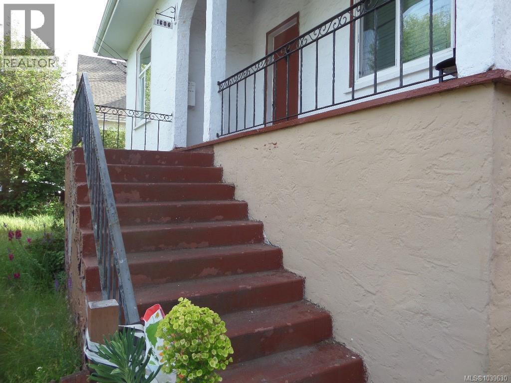 1606 Bank St Property Photo 4