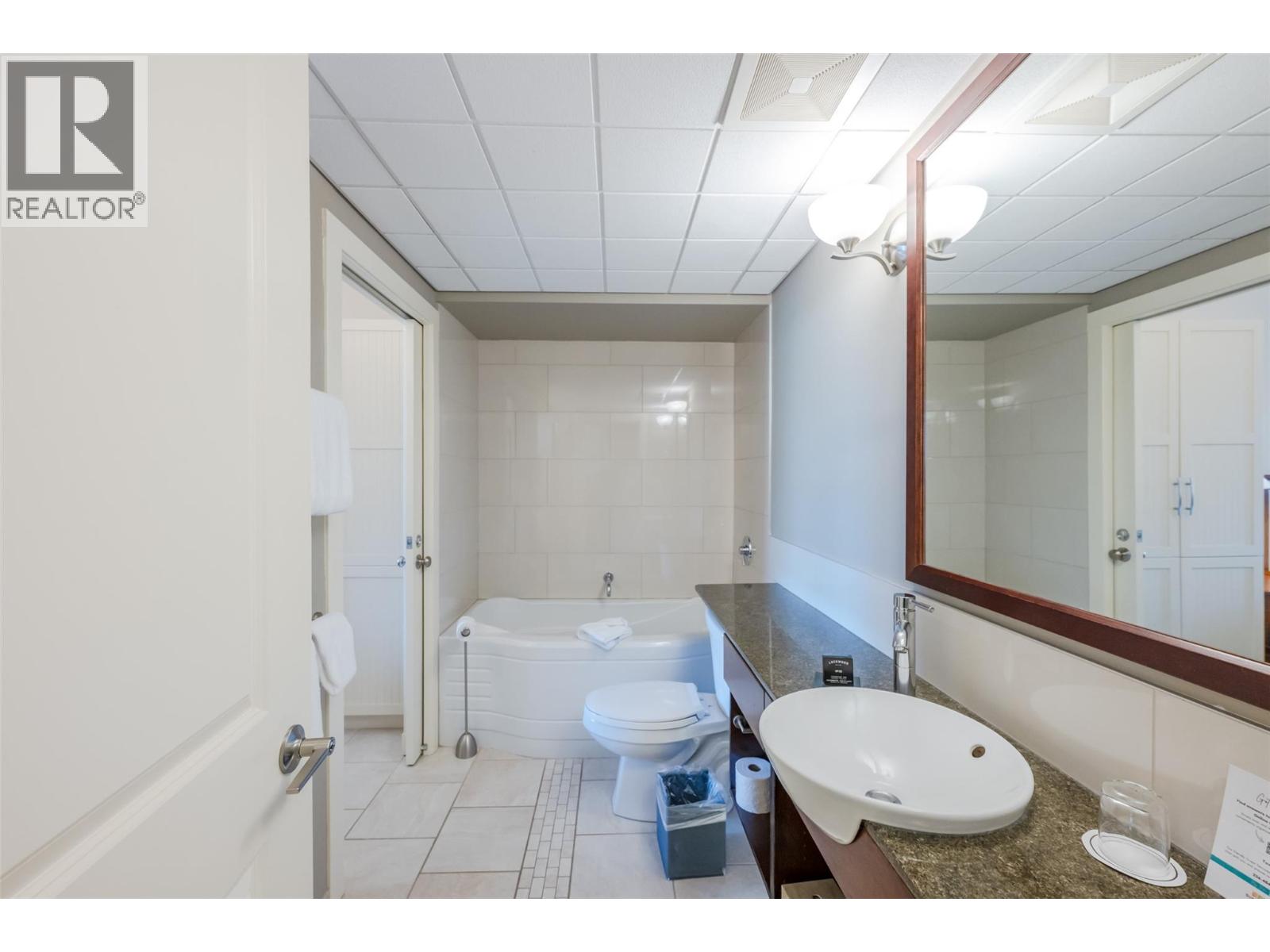 13011 Lakeshore Drive S Unit# 104 Property Photo 24