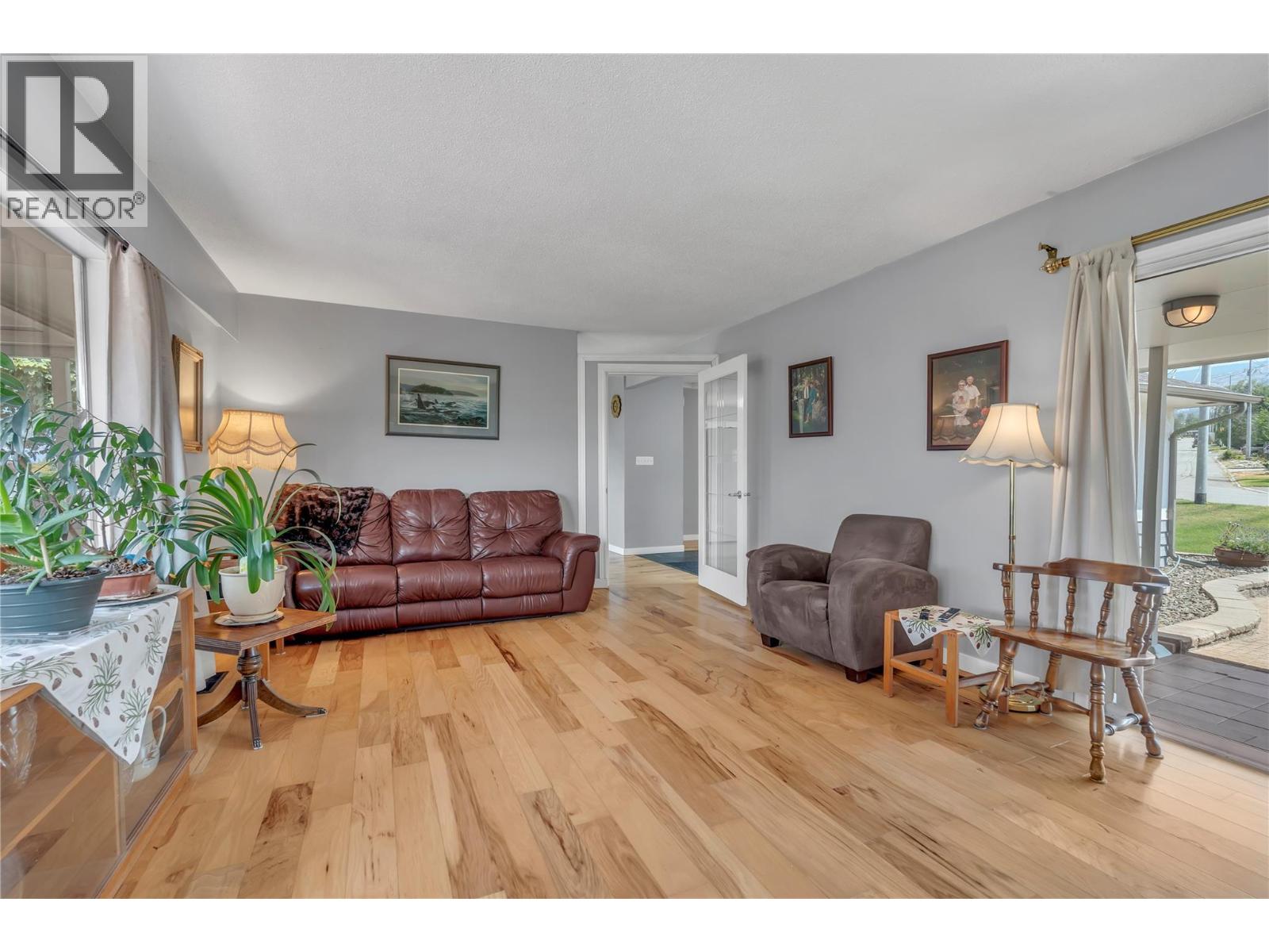 707 Ross Avenue Property Photo 8