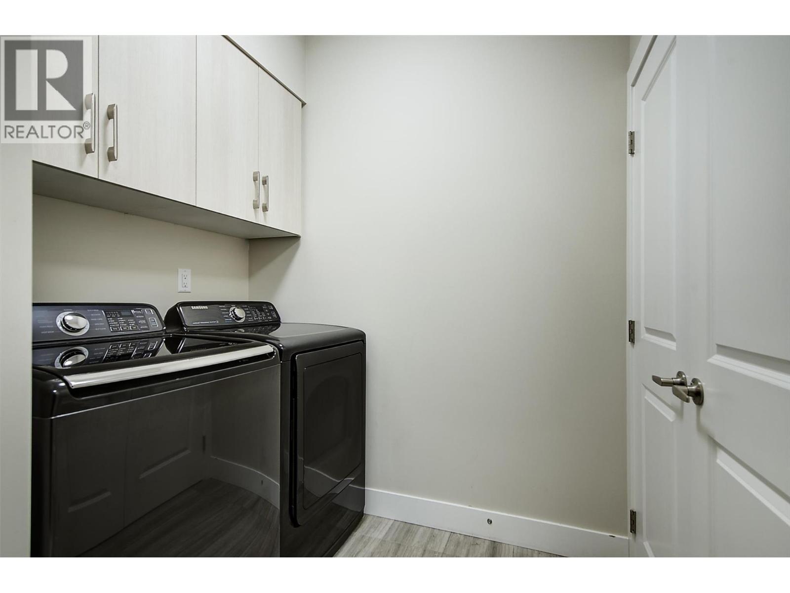 2383 Hawks Boulevard Property Photo 8