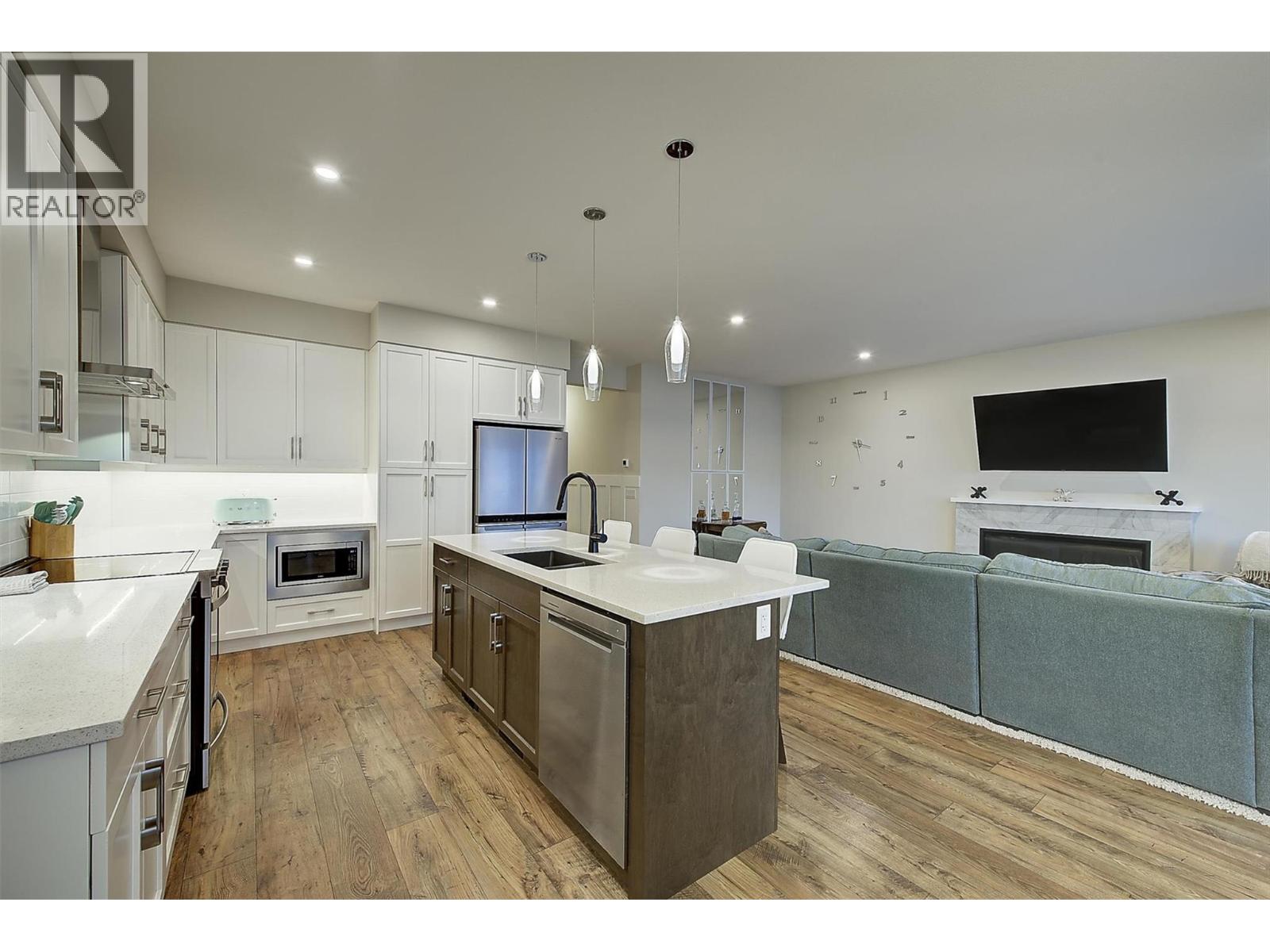 2383 Hawks Boulevard Property Photo 19