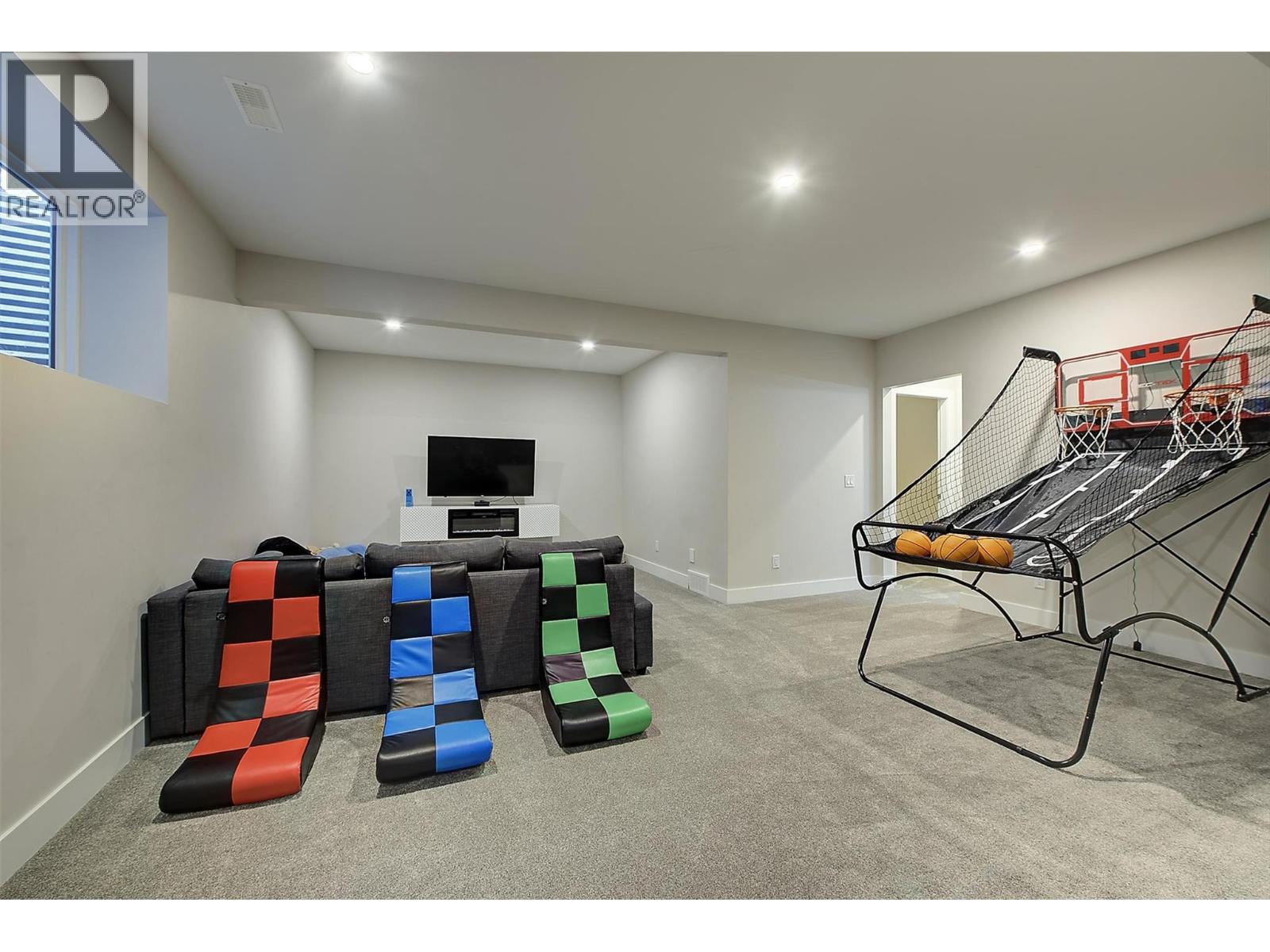 2383 Hawks Boulevard Property Photo 47
