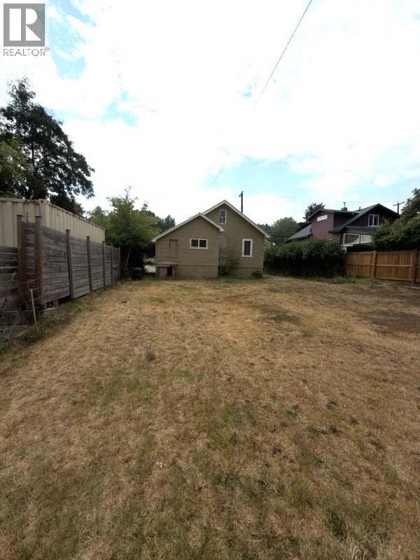 664 Rotary Drive Property Photo 19