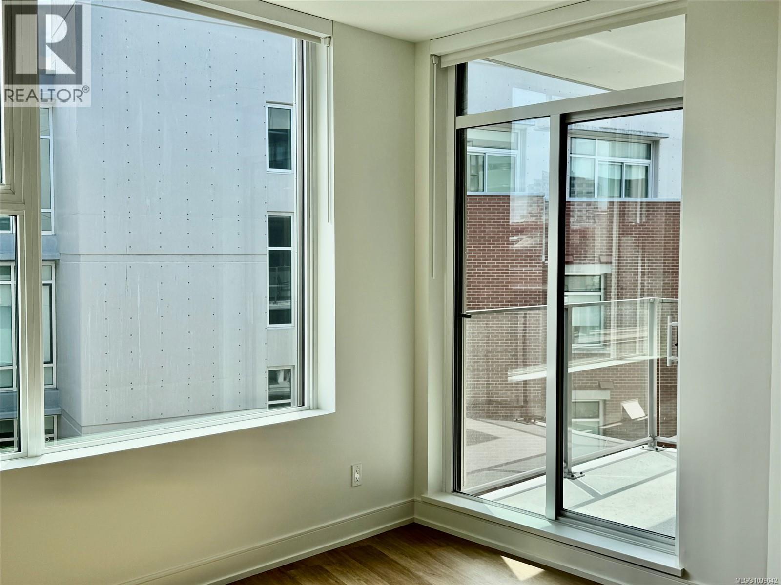 814 1628 Store St Property Photo 12