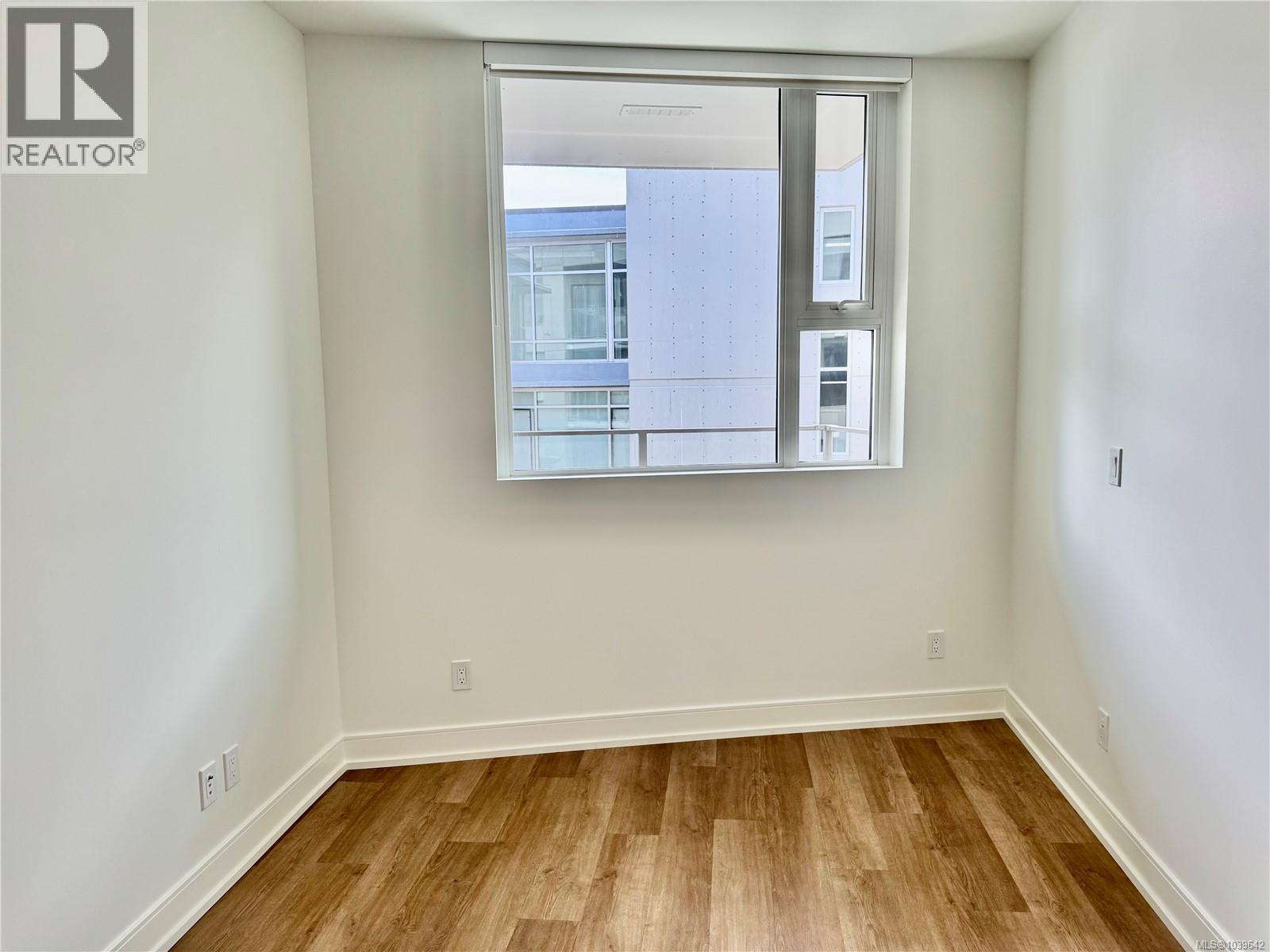 814 1628 Store St Property Photo 13