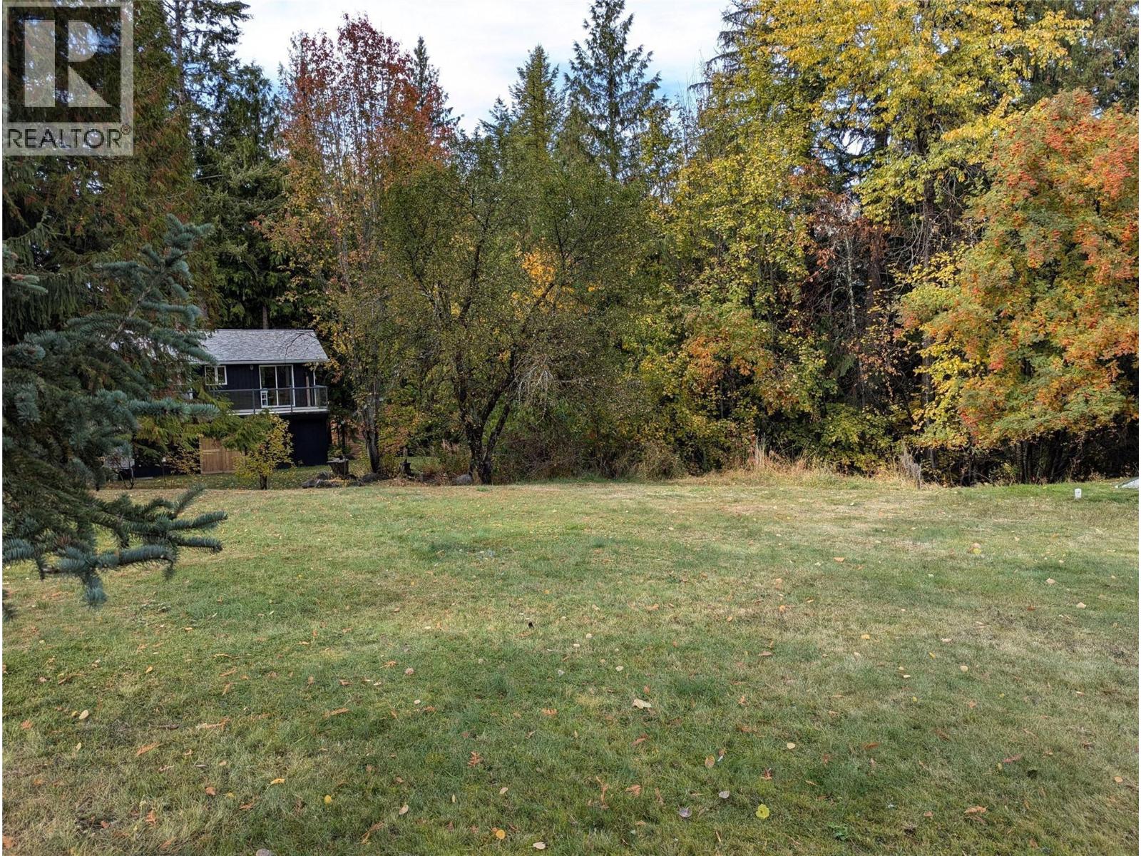 802 Gore Street W Property Photo 2