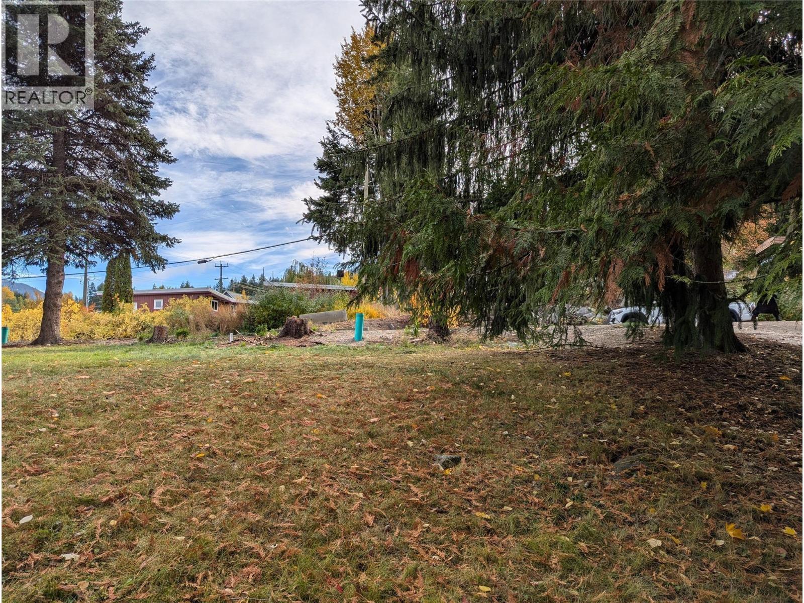 802 Gore Street W Property Photo 8