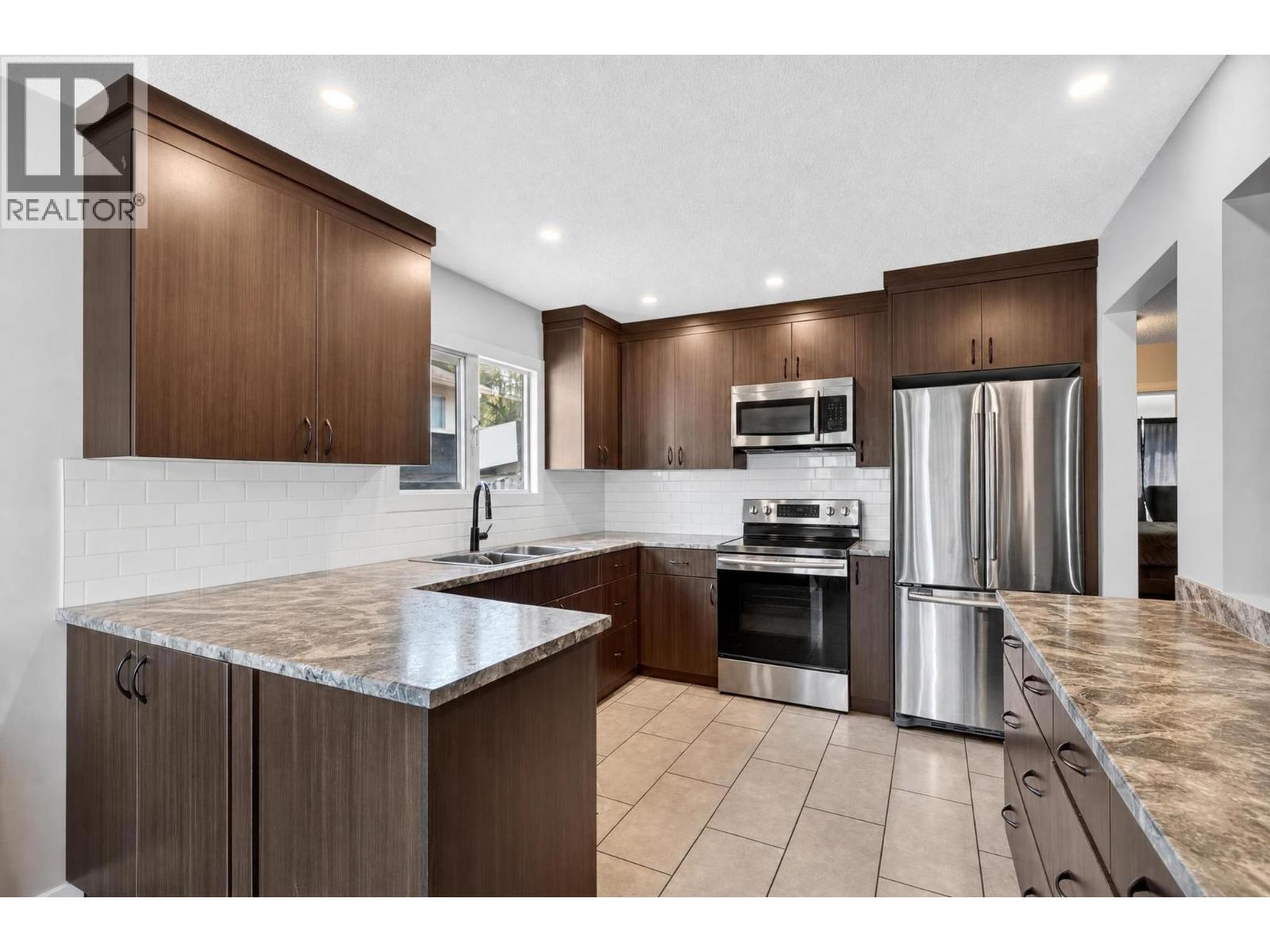 4202 16 Avenue Property Photo 3