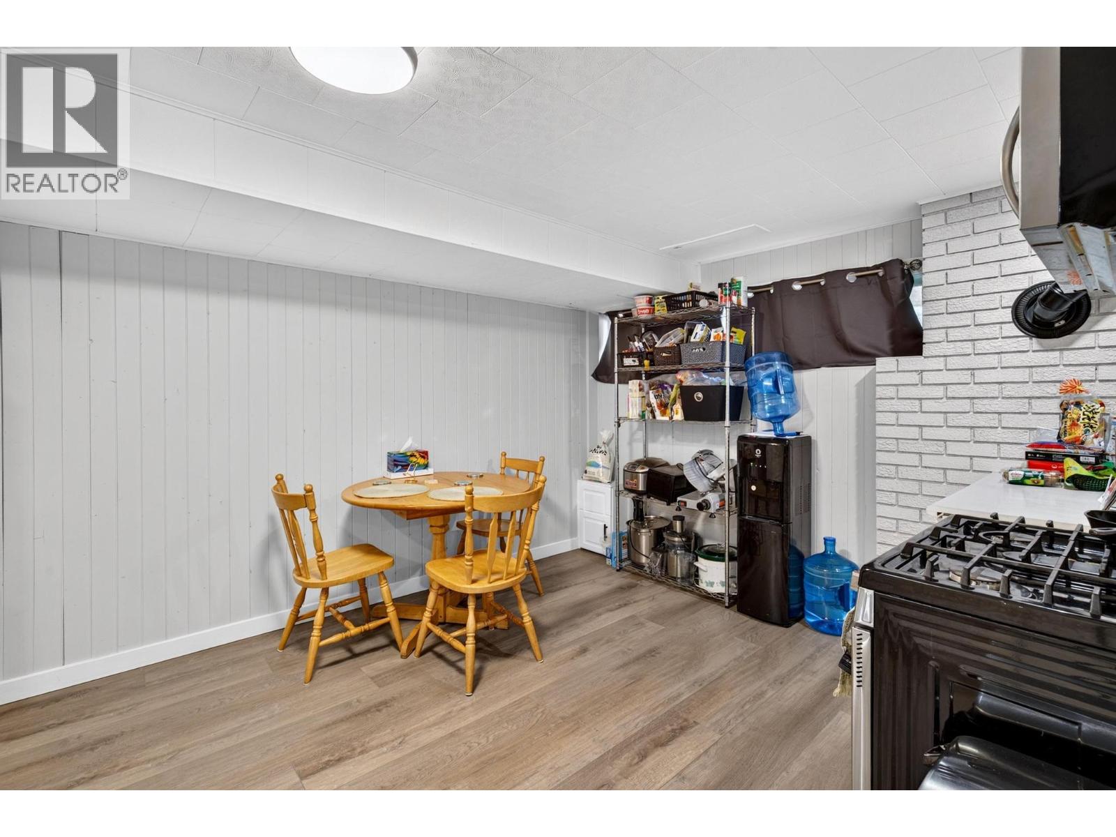 4202 16 Avenue Property Photo 16