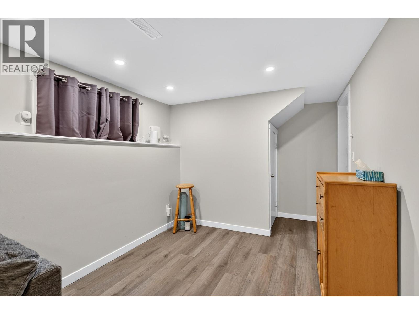 4202 16 Avenue Property Photo 17