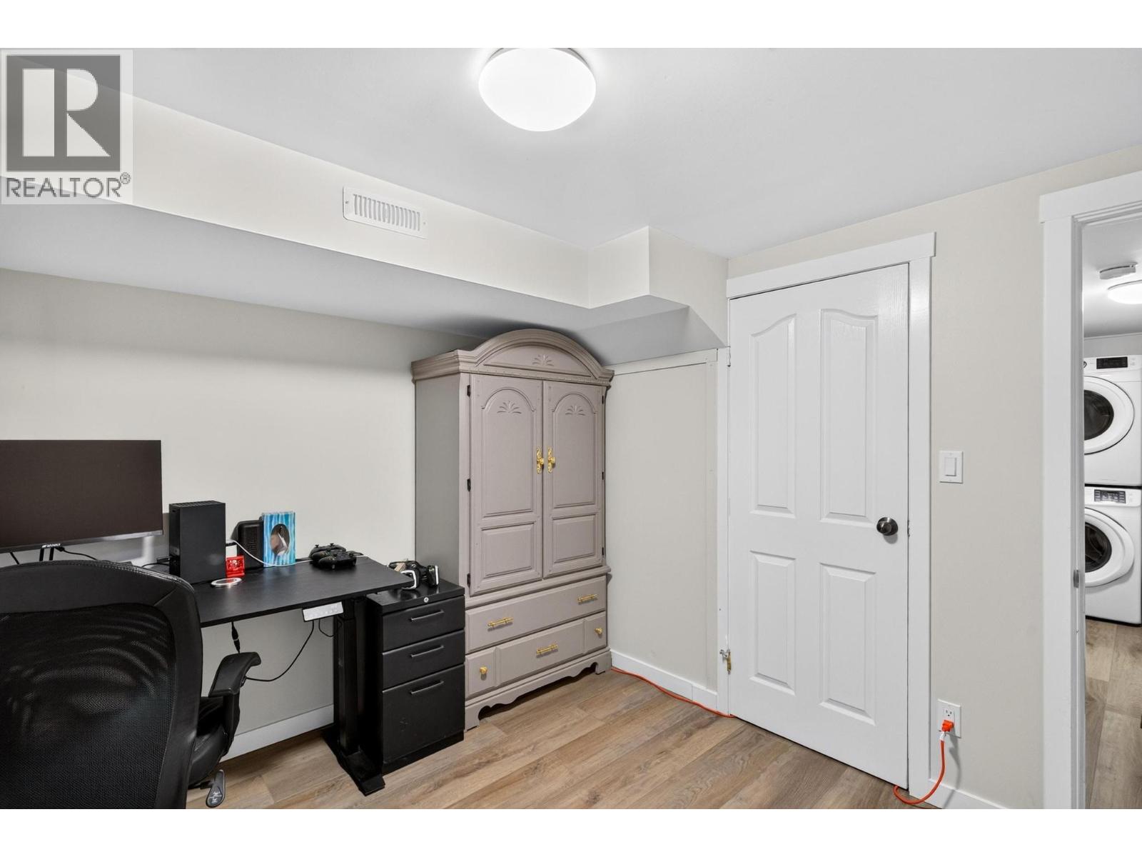 4202 16 Avenue Property Photo 20
