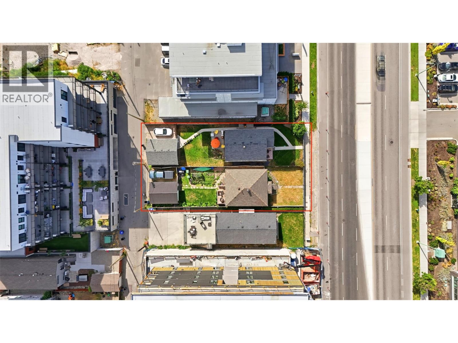615 Clement Avenue Property Photo 19