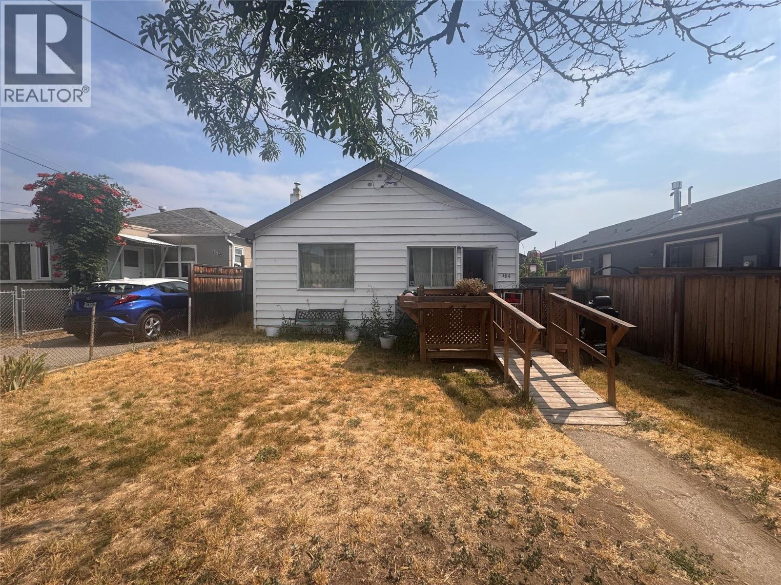 484 Alexander Avenue Property Photo 4