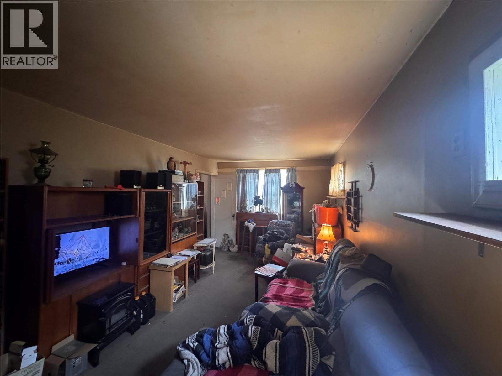 484 Alexander Avenue Property Photo 10