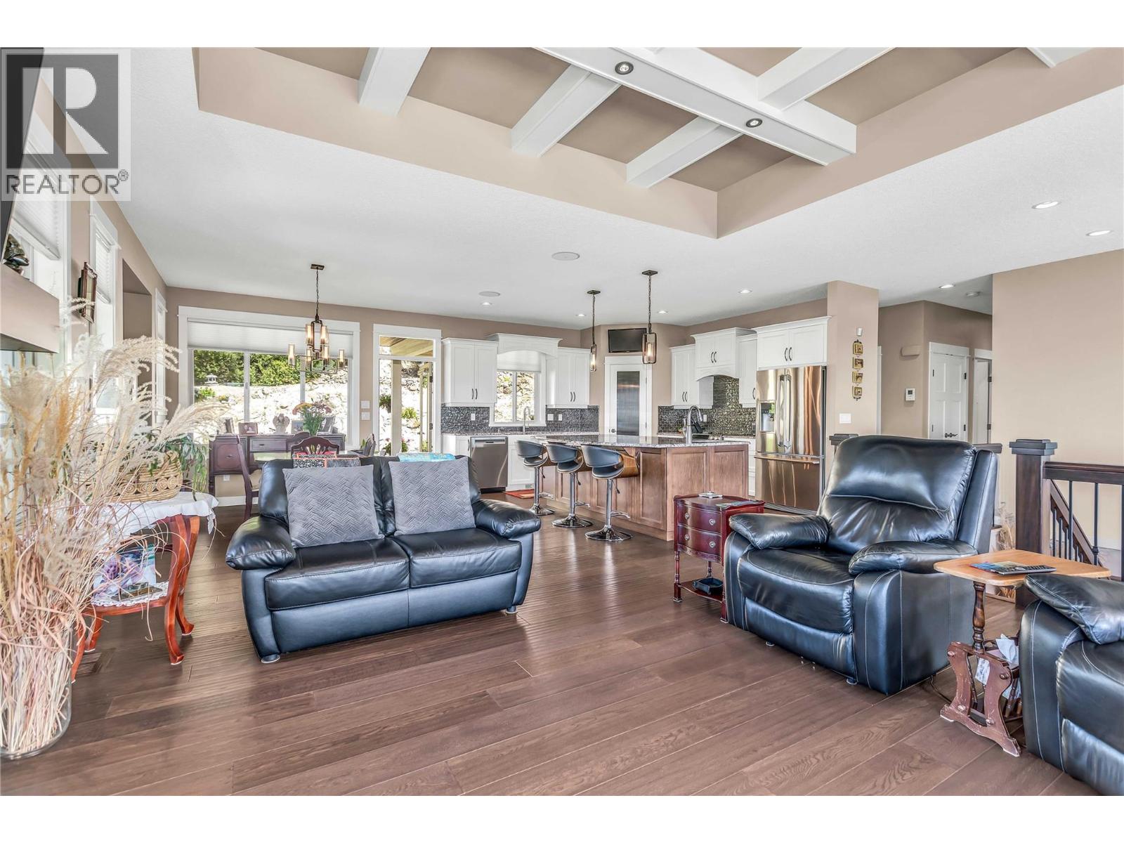 8780 Braeburn Drive Property Photo 11