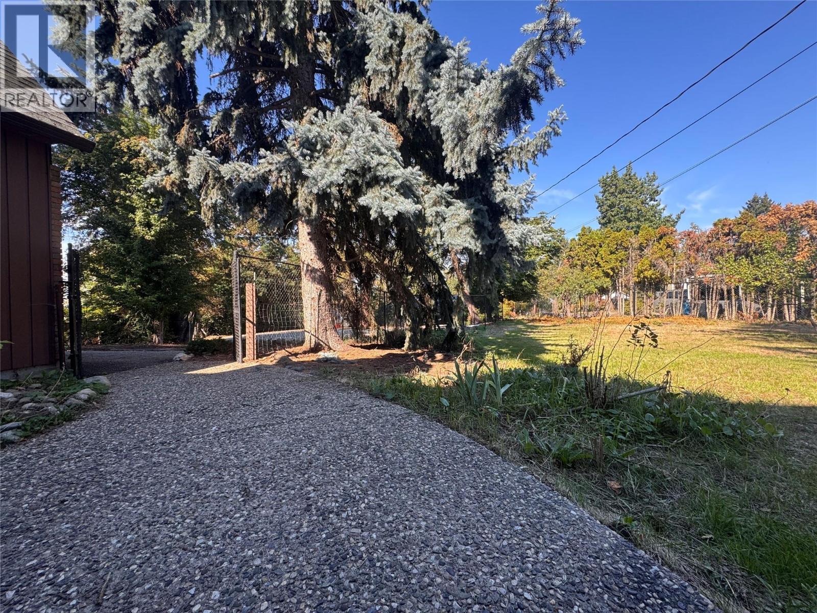 7603 De Jong Drive Property Photo 4