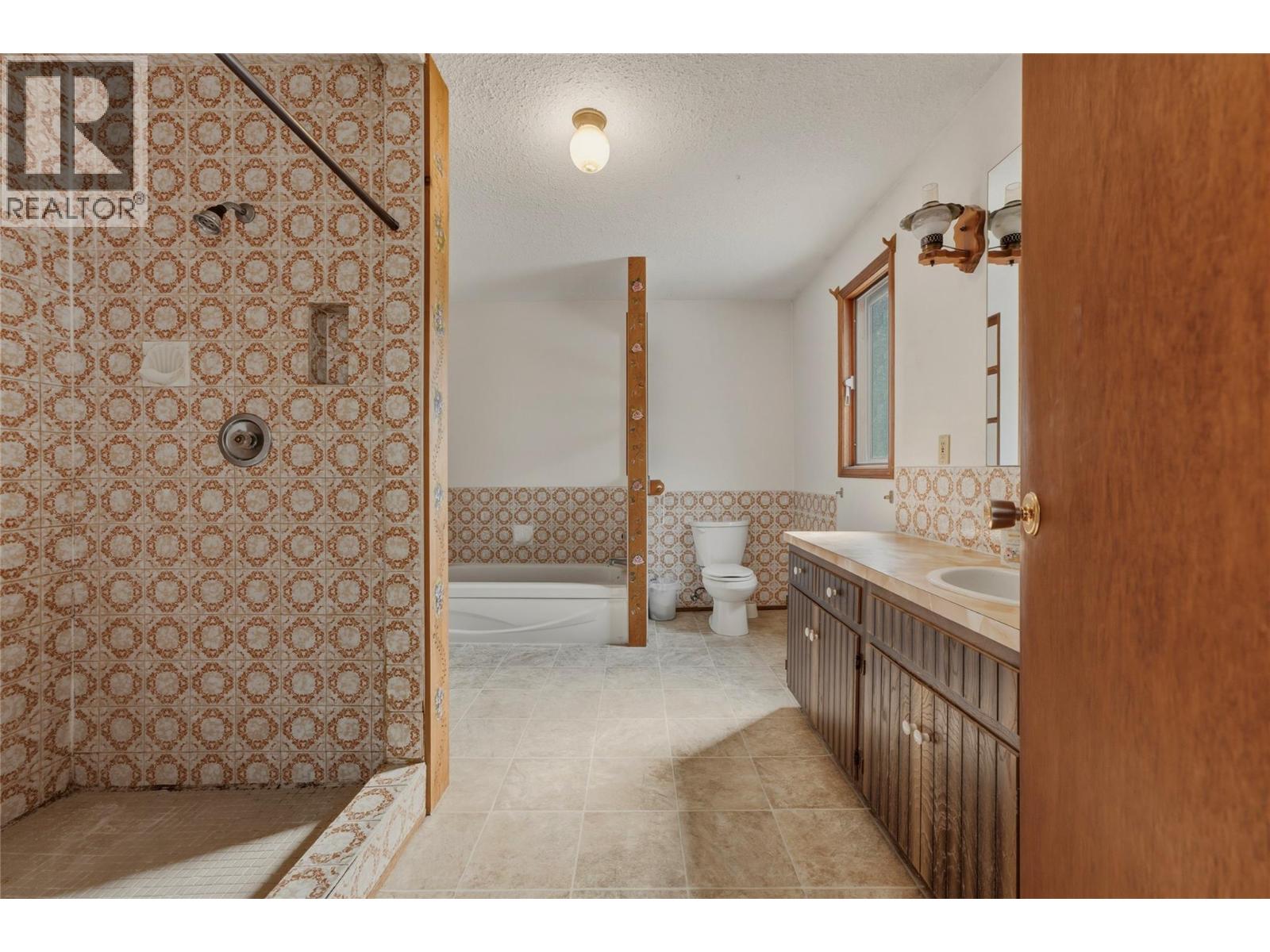 7603 De Jong Drive Property Photo 40