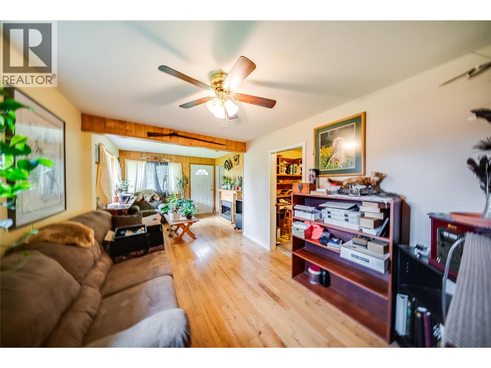 1562 Arrow Lakes Drive Property Photo 10