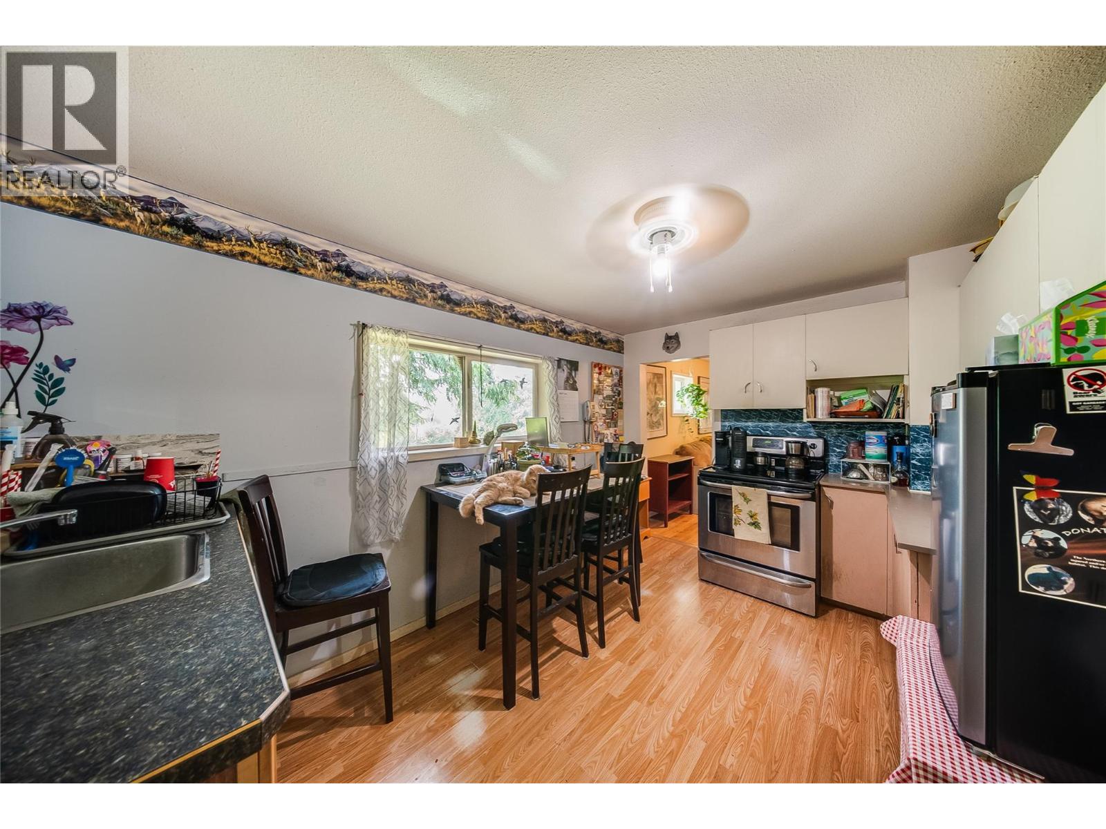 1562 Arrow Lakes Drive Property Photo 12