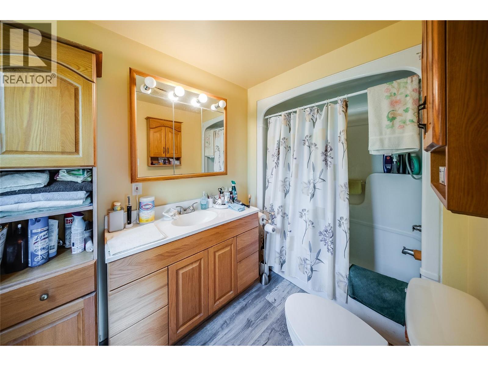 1562 Arrow Lakes Drive Property Photo 17