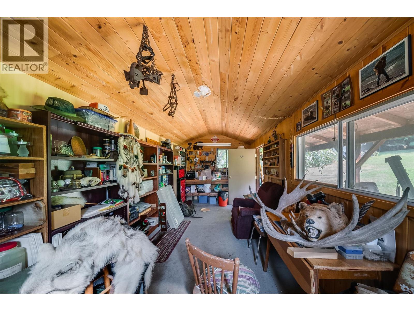 1562 Arrow Lakes Drive Property Photo 26