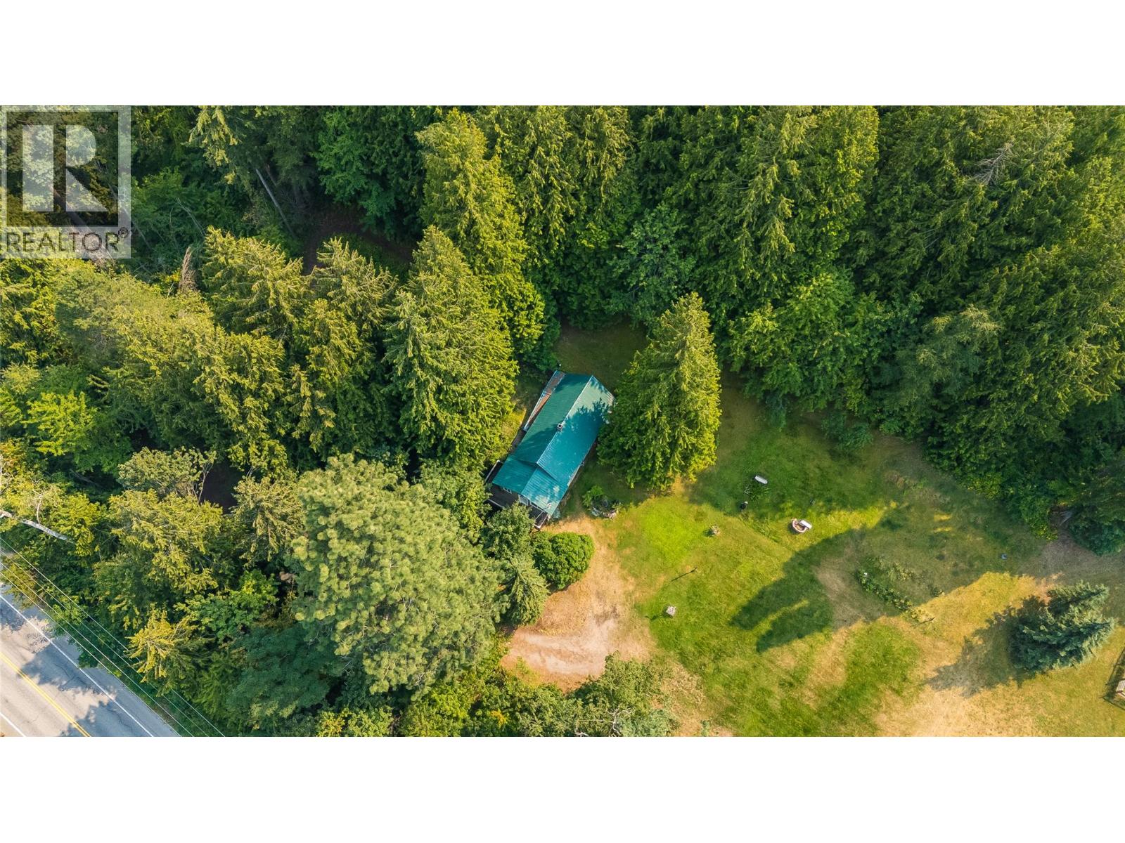 1562 Arrow Lakes Drive Property Photo 30