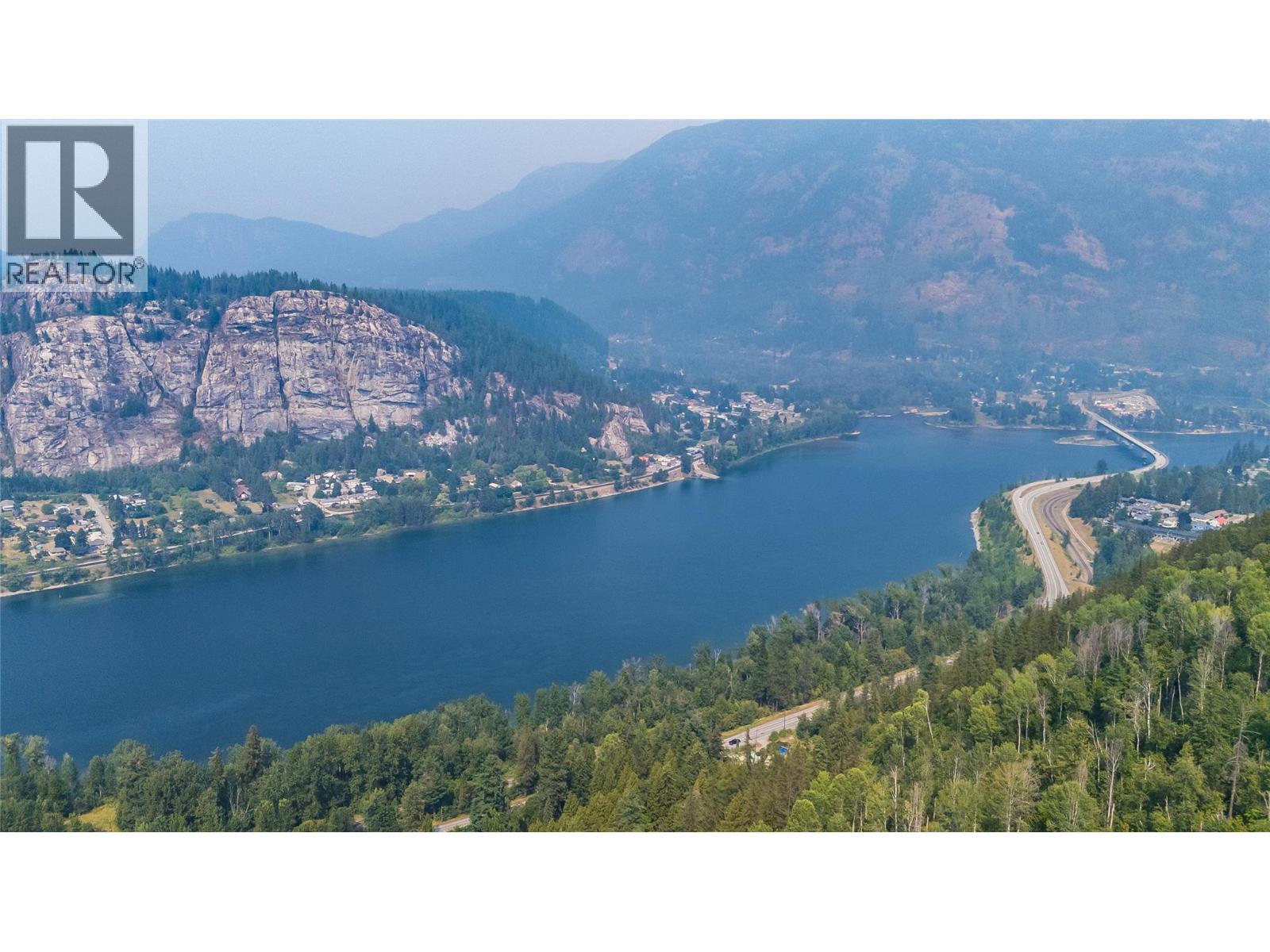 1562 Arrow Lakes Drive Property Photo 34