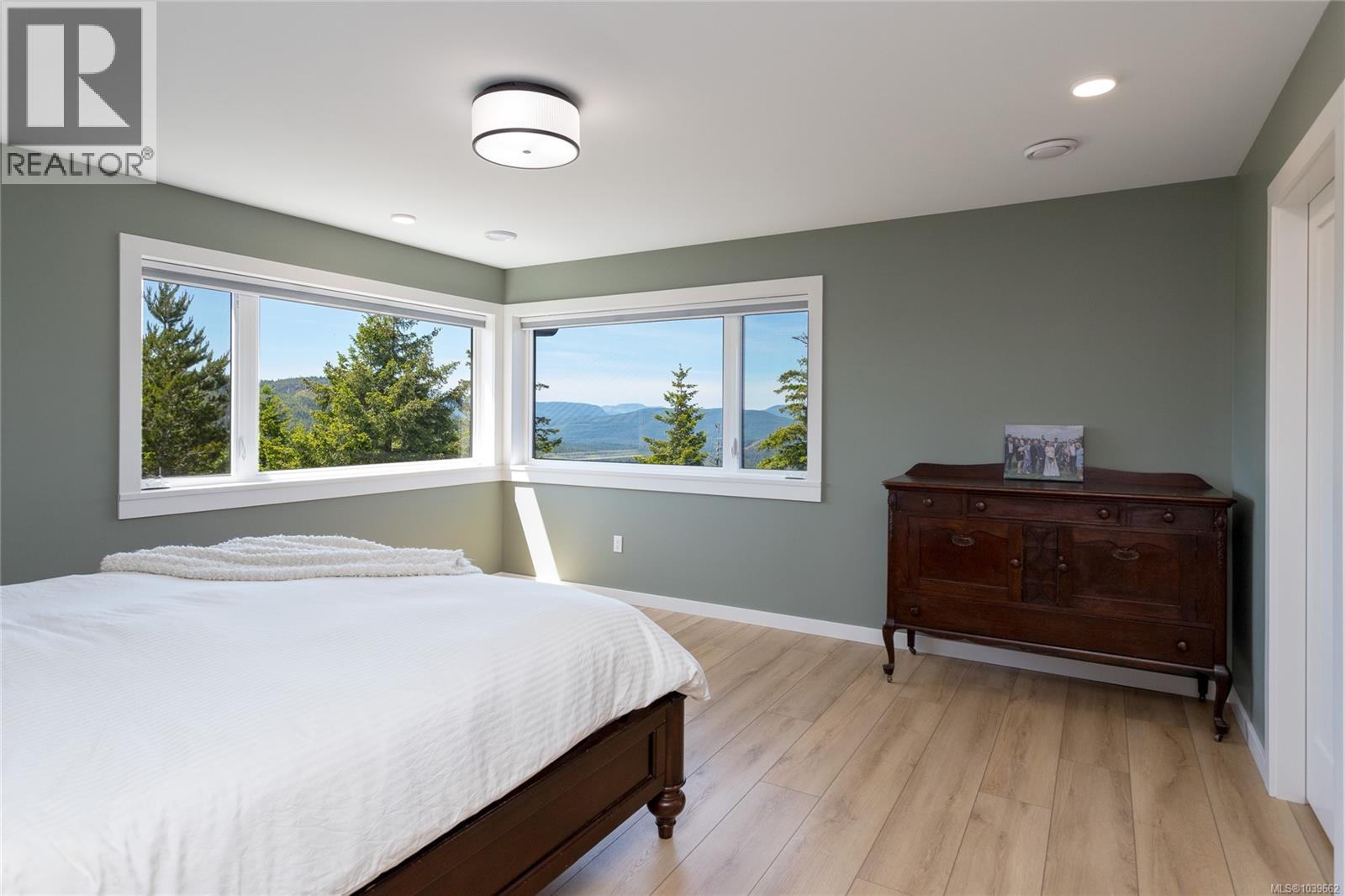 4650 Goldstream Heights Dr Property Photo 26