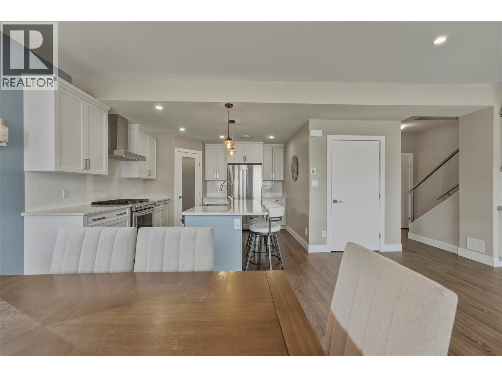 1804 46 Avenue Unit# 2 Property Photo 2