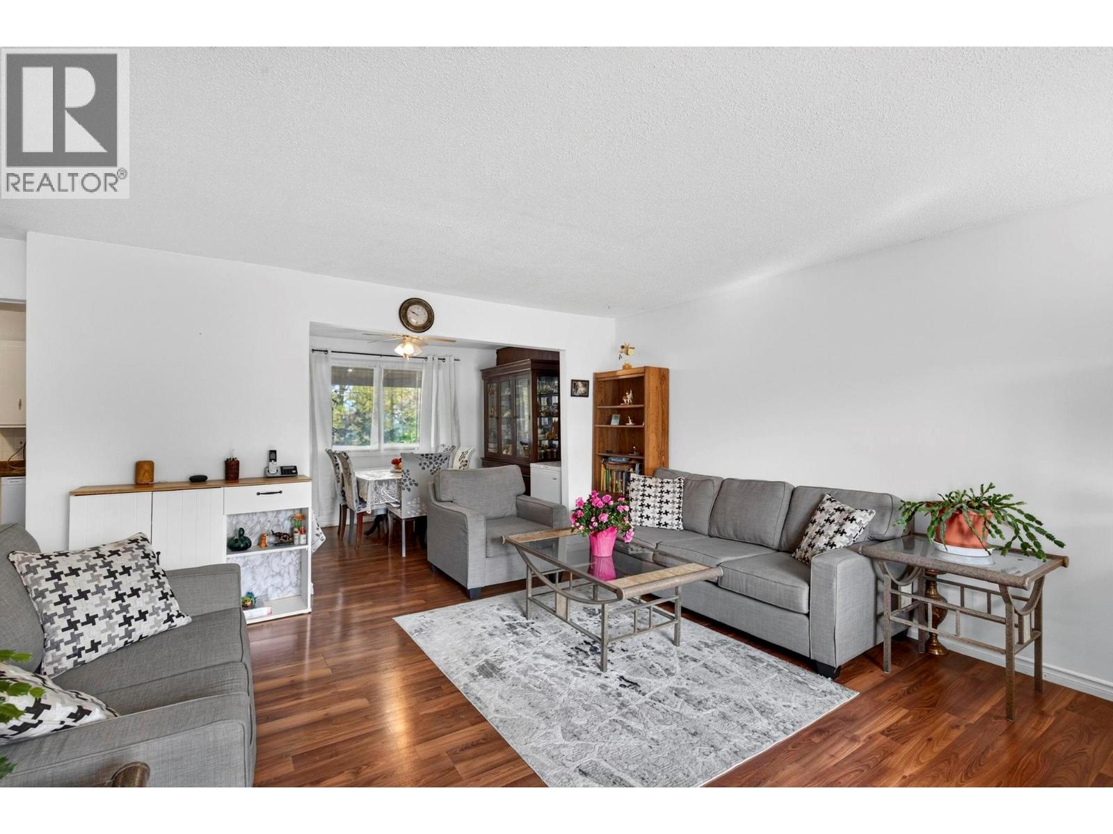 1904 22nd Street Property Photo 2