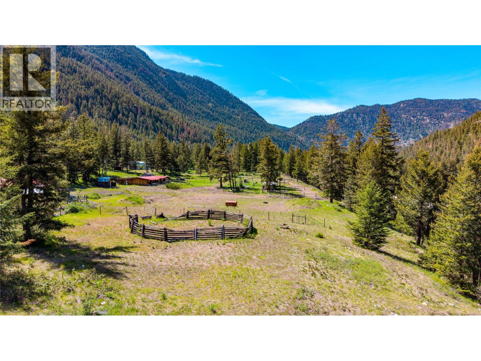 2451 Hwy 3 E Property Photo 3