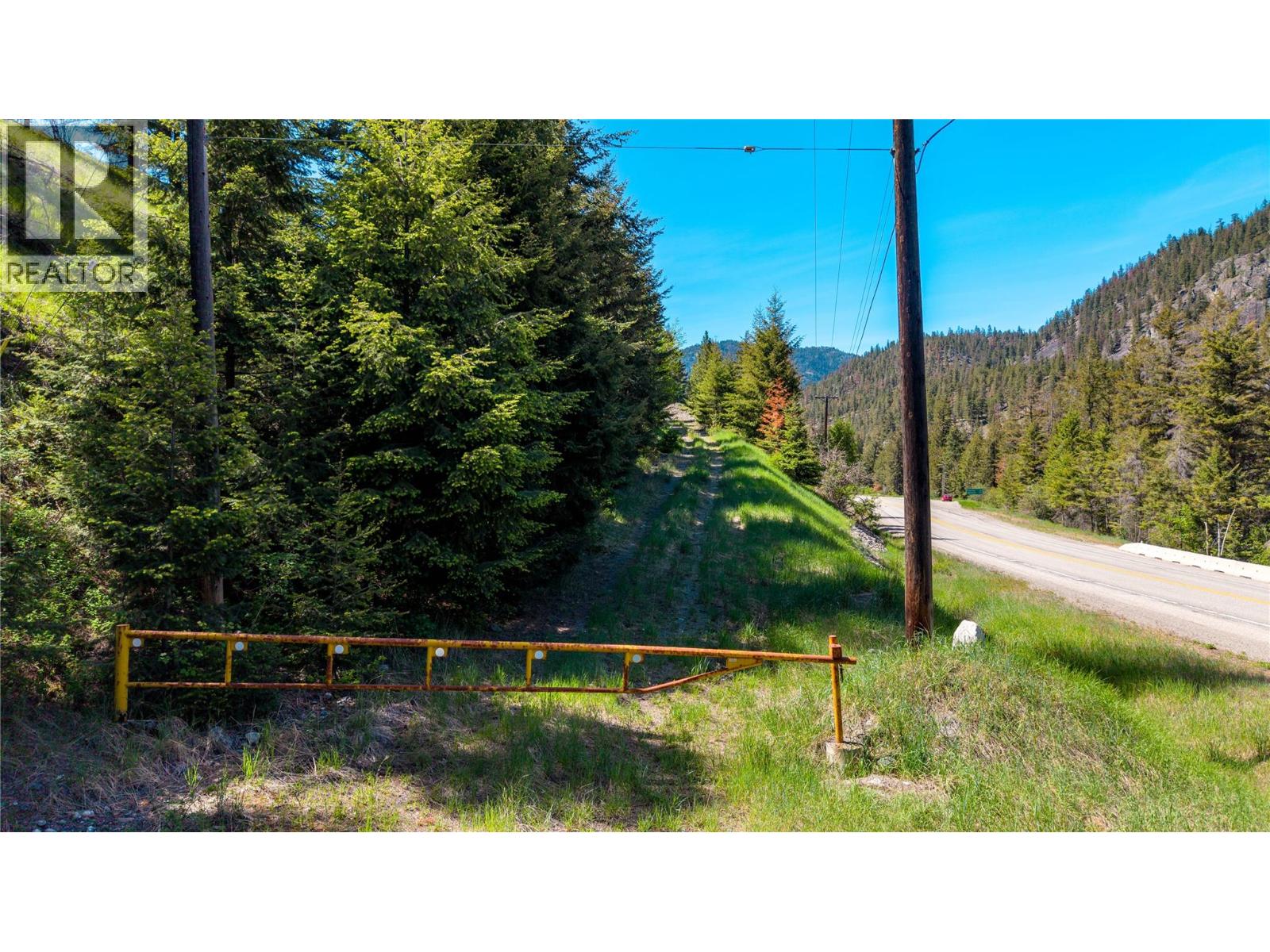 2451 Hwy 3 E Property Photo 8