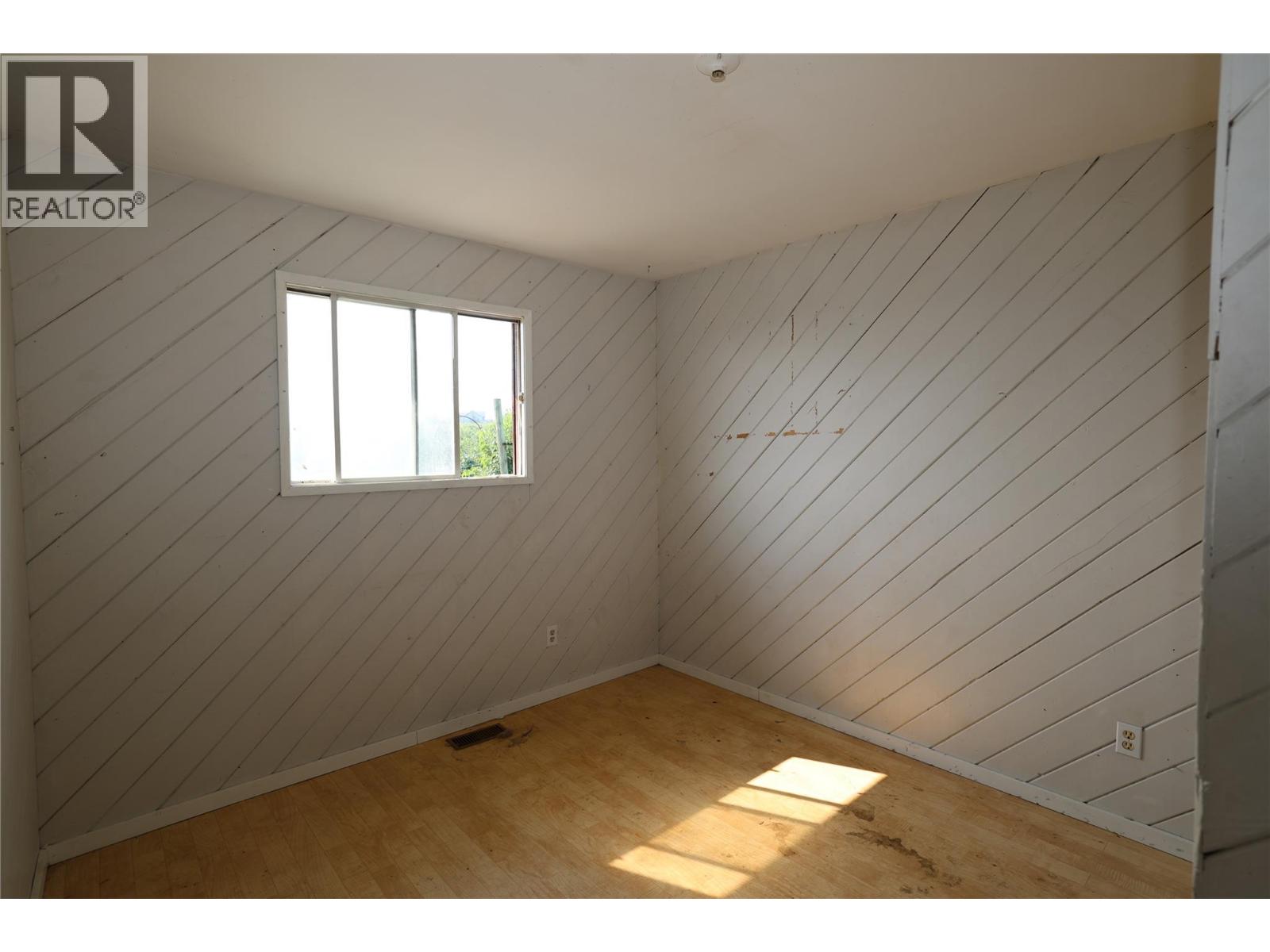 1227 25th S Avenue Property Photo 6