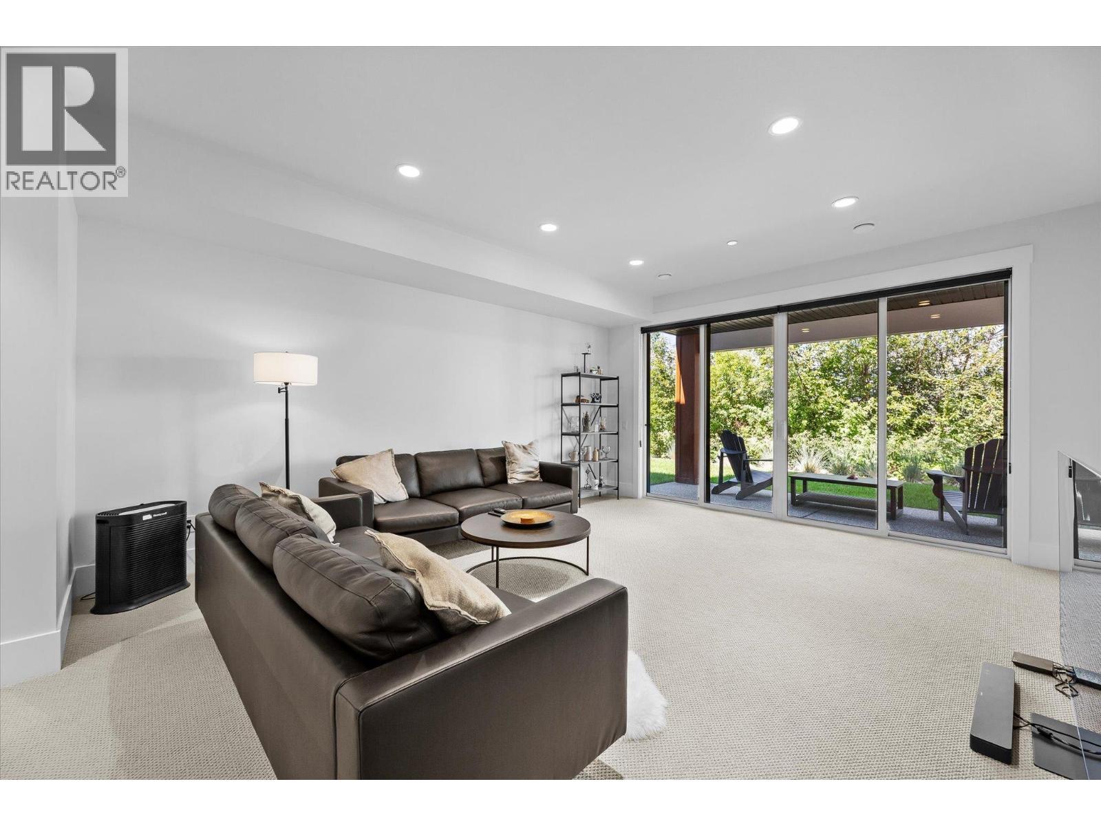 185 Diamond Way Property Photo 32