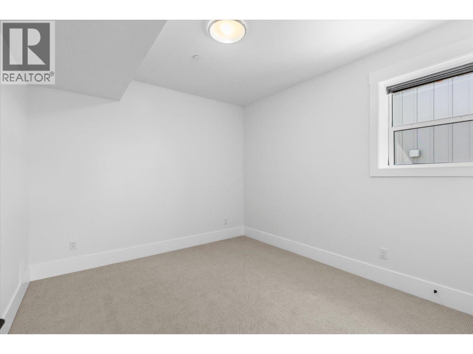 185 Diamond Way Property Photo 36