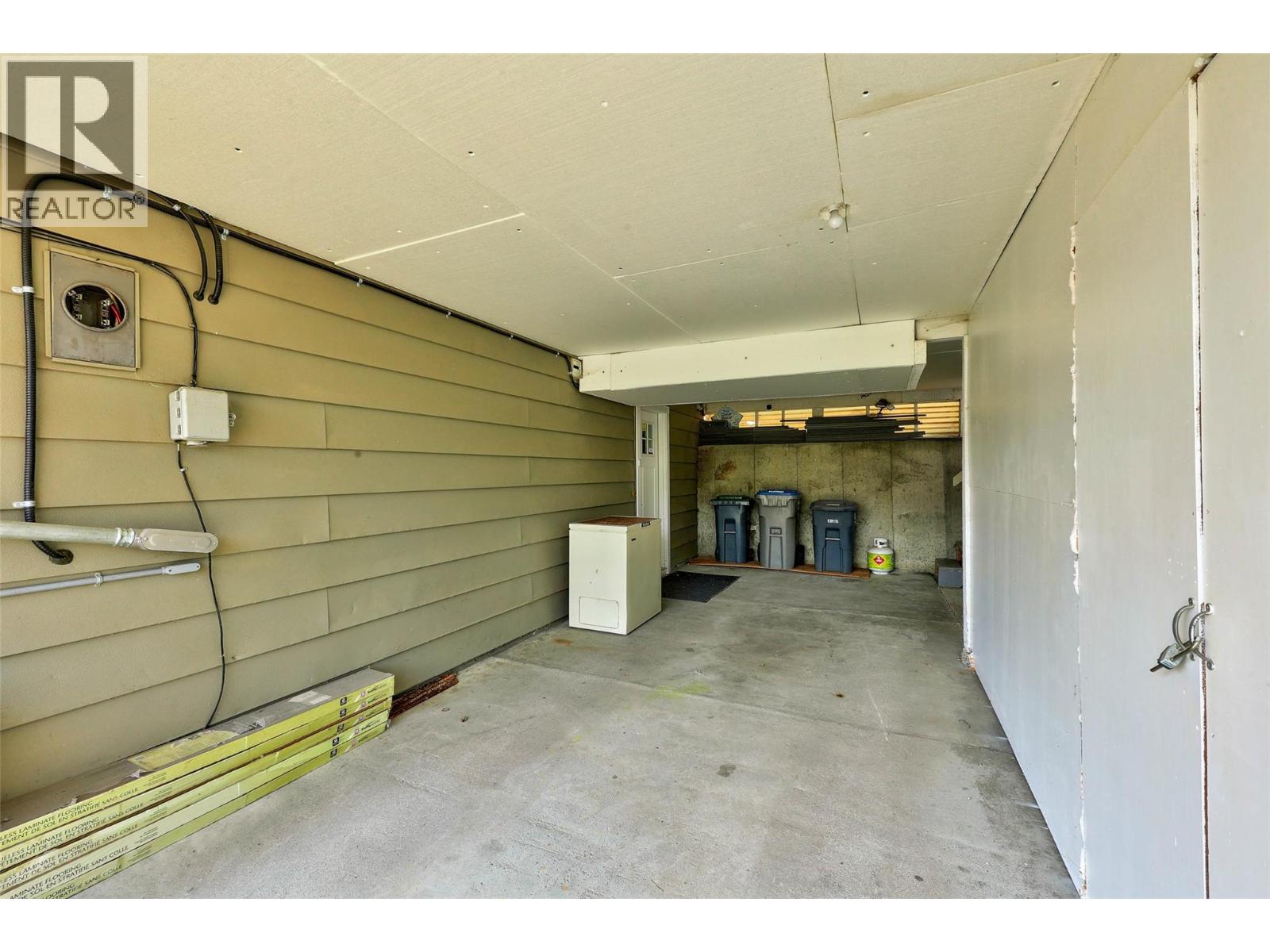 4326 Karindale Road Property Photo 42