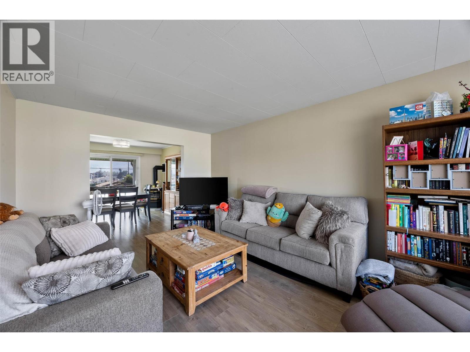 1019 Moncton Avenue Property Photo 5
