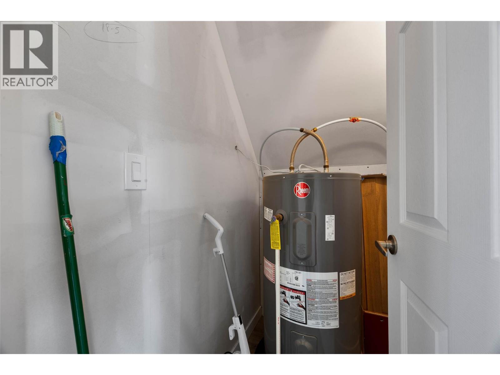 1019 Moncton Avenue Property Photo 18