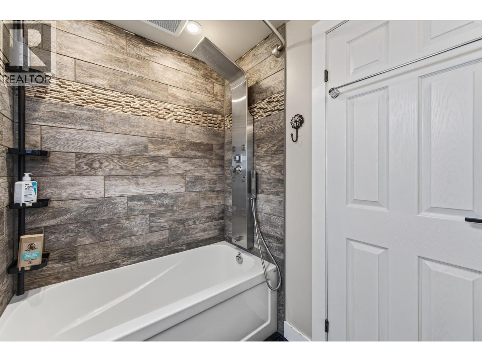455 Laurier Drive Property Photo 31