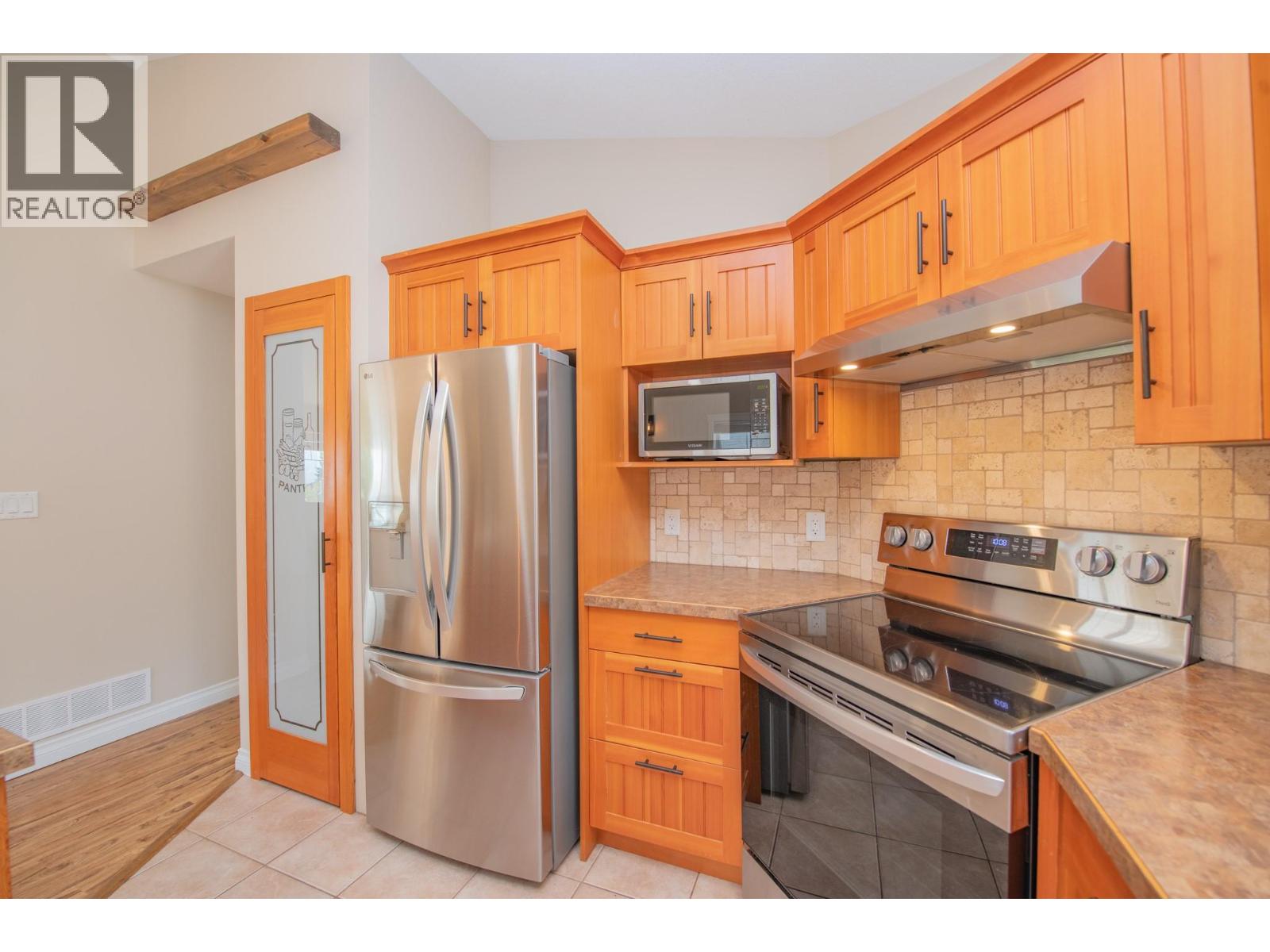 1808 Skyview Crescent Property Photo 8