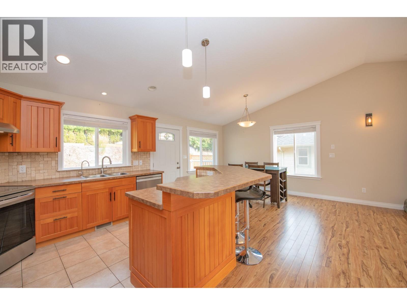 1808 Skyview Crescent Property Photo 11