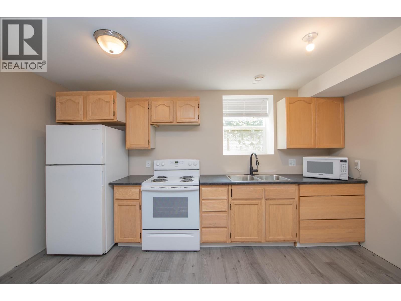1808 Skyview Crescent Property Photo 31
