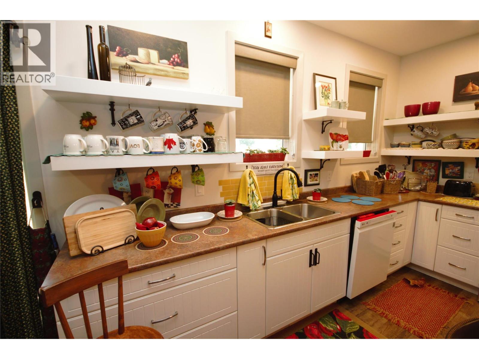 6941 Meadows Drive Property Photo 3