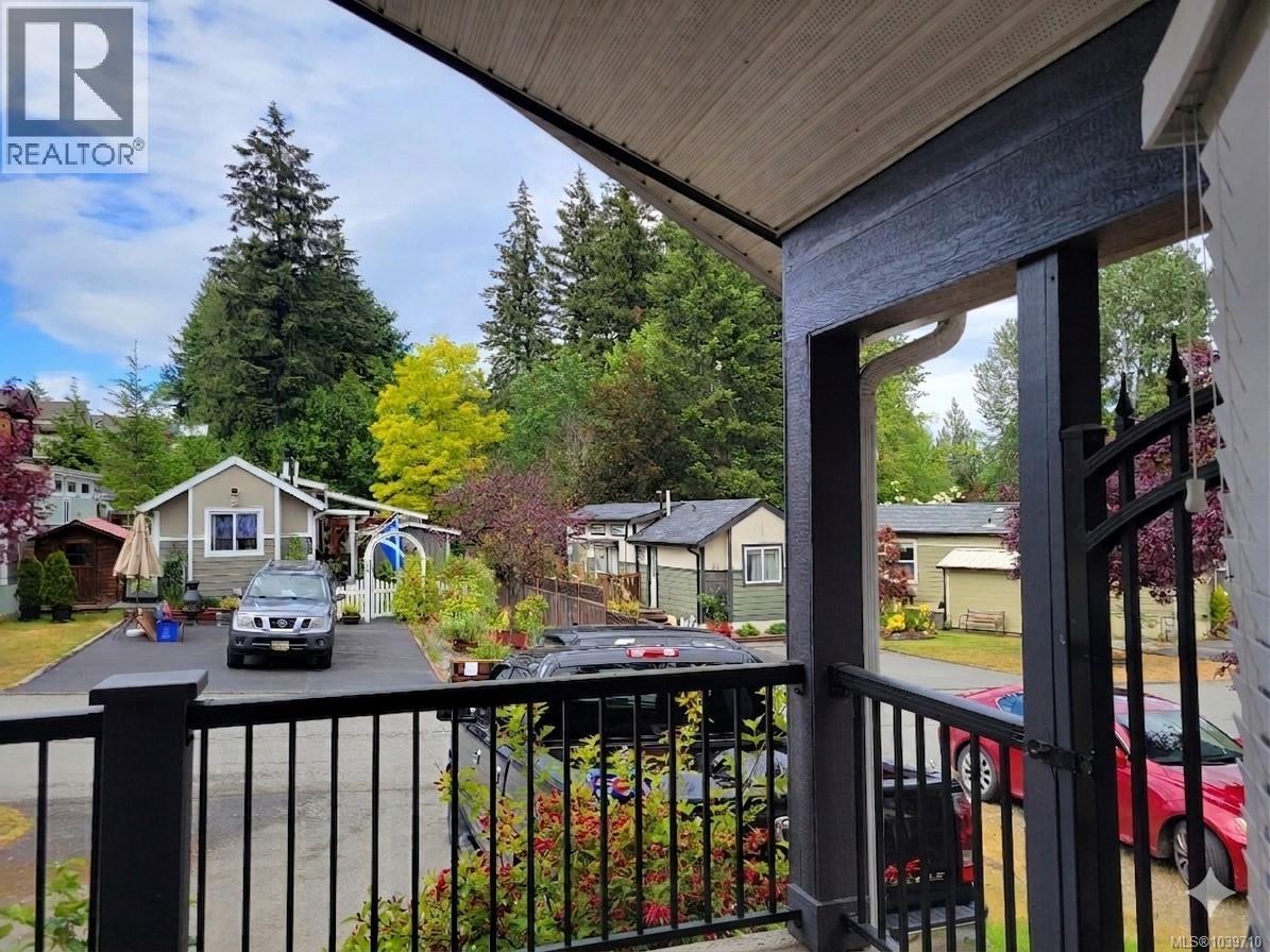 144 3042 River Rd Property Photo 13